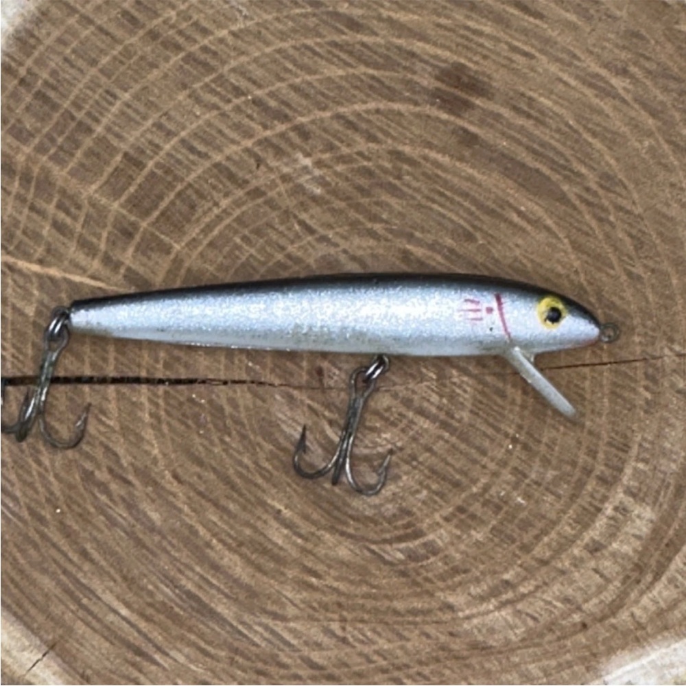 Vintage Cordell Red Fin Crankbait Fishing Lure Silver Blue with Treble Hooks